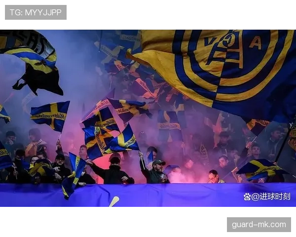 欧洲杯奖杯巡游启动，多地球迷热情迎接